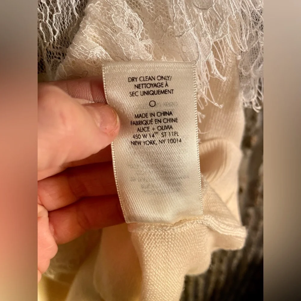 Alice + Olivia Turtleneck - Lace Trim Embellishment
Short Sleeve - Women’s XS - Picture 10 of 10